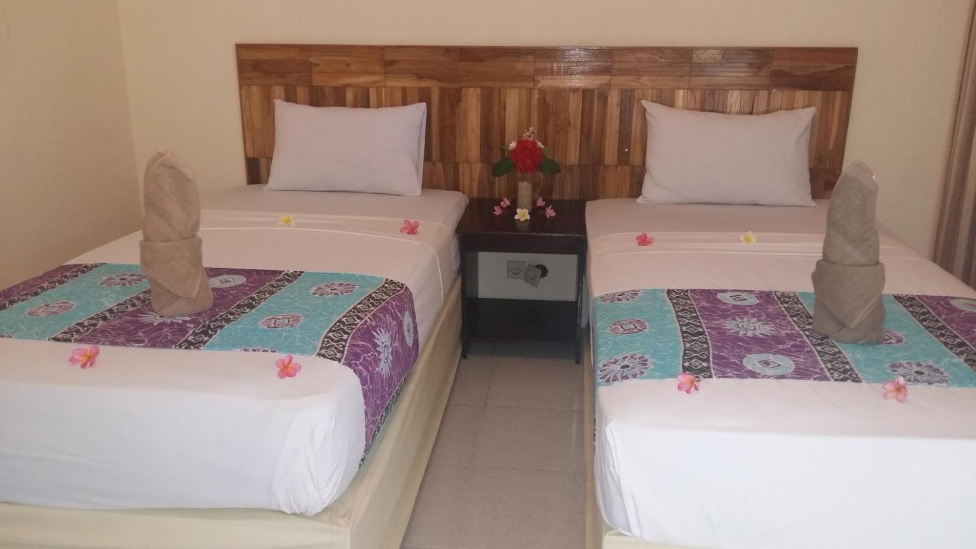 Intan Inn Hostel Гили Траванган Экстерьер фото